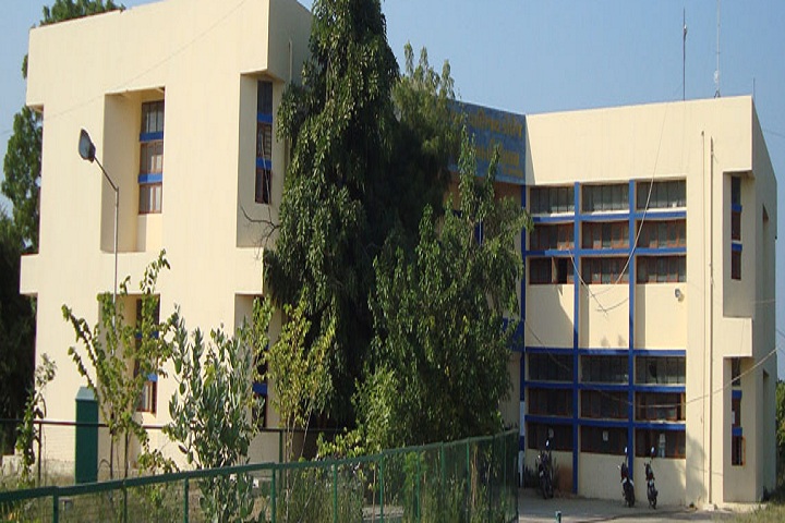 https://cache.careers360.mobi/media/colleges/social-media/media-gallery/18842/2021/1/25/Campus View of Government Arts and Commerce College Meghraj_Campus-View.jpg